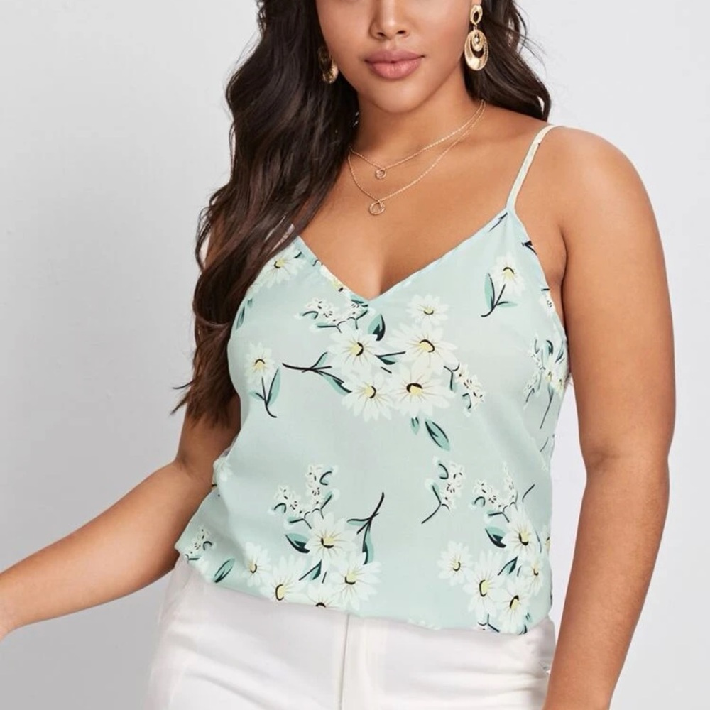 🌼 Floral Tank 🌼 - Picture 2 of 7